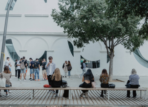 Exterior de la Facultat de Comunicació i Relacions Internacionals