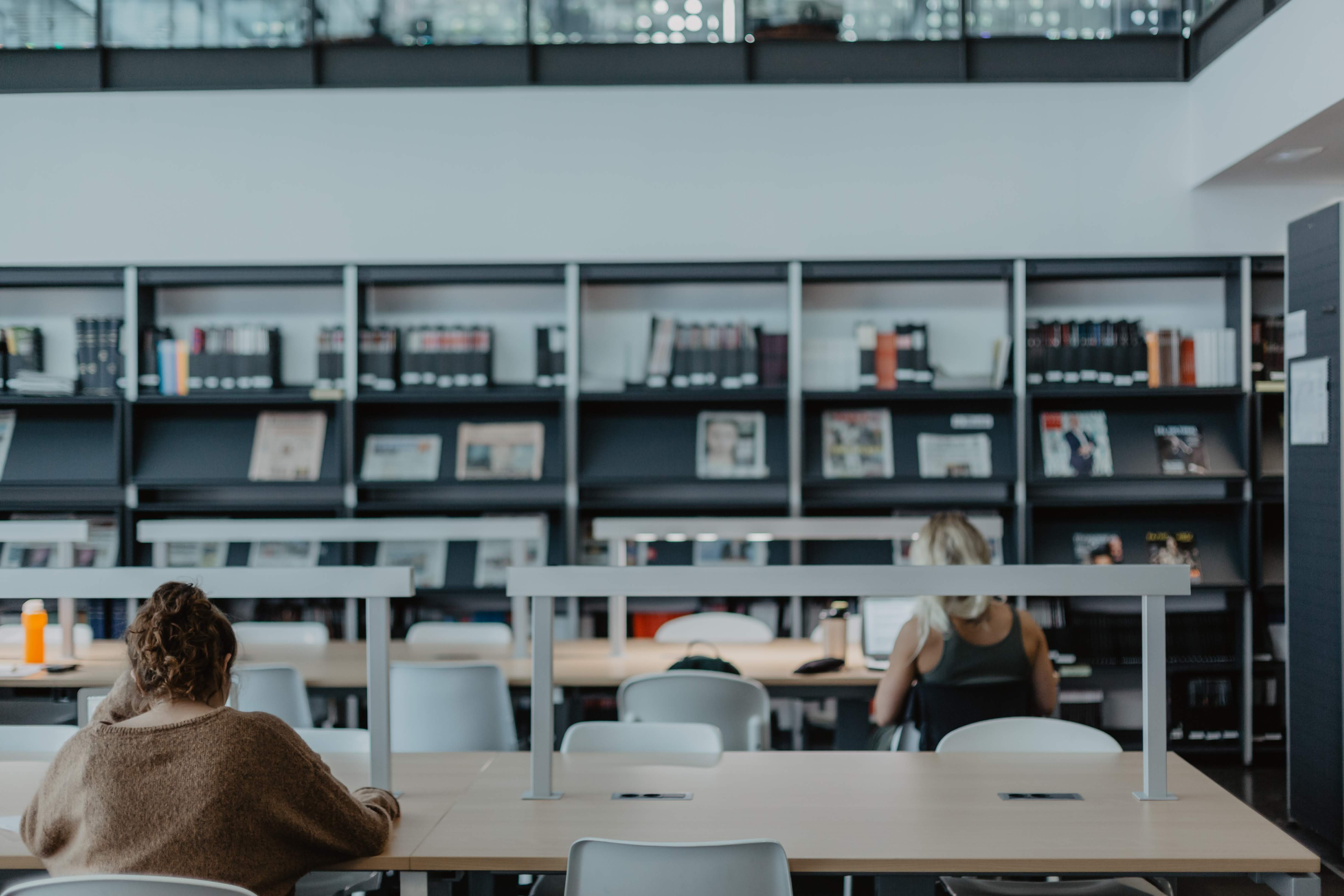 biblioteca de la FCRI