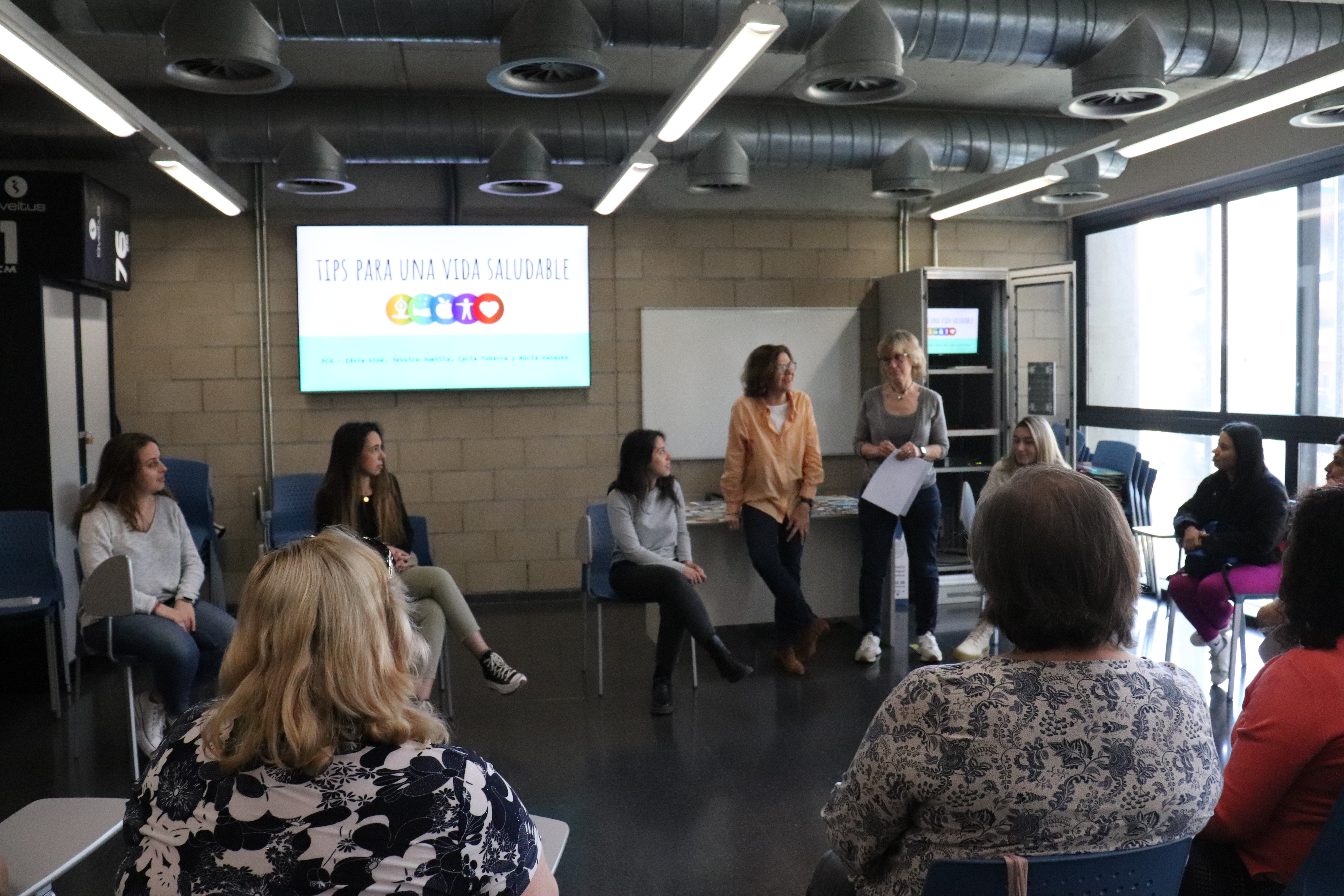 Activitat Aprenentatge Servei amb l Fundació ARED, impartida per quatre estudiants d'Infermeria