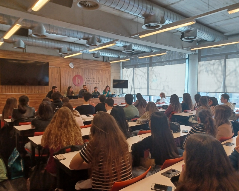 Taula rodona "Experiències professionals de la mà dels nostres alumni", celebrada el passat 23 de març i dirigida a estudiants de 1r i de 4t curs del grau en Nutrició Humana i Dietètica.
