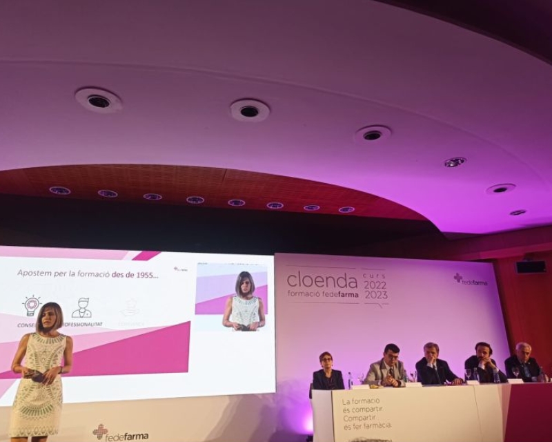 La degana de la Facultat de Ciències de la Salut Blanquerna-URL a la Cloenda de Fedefarma.