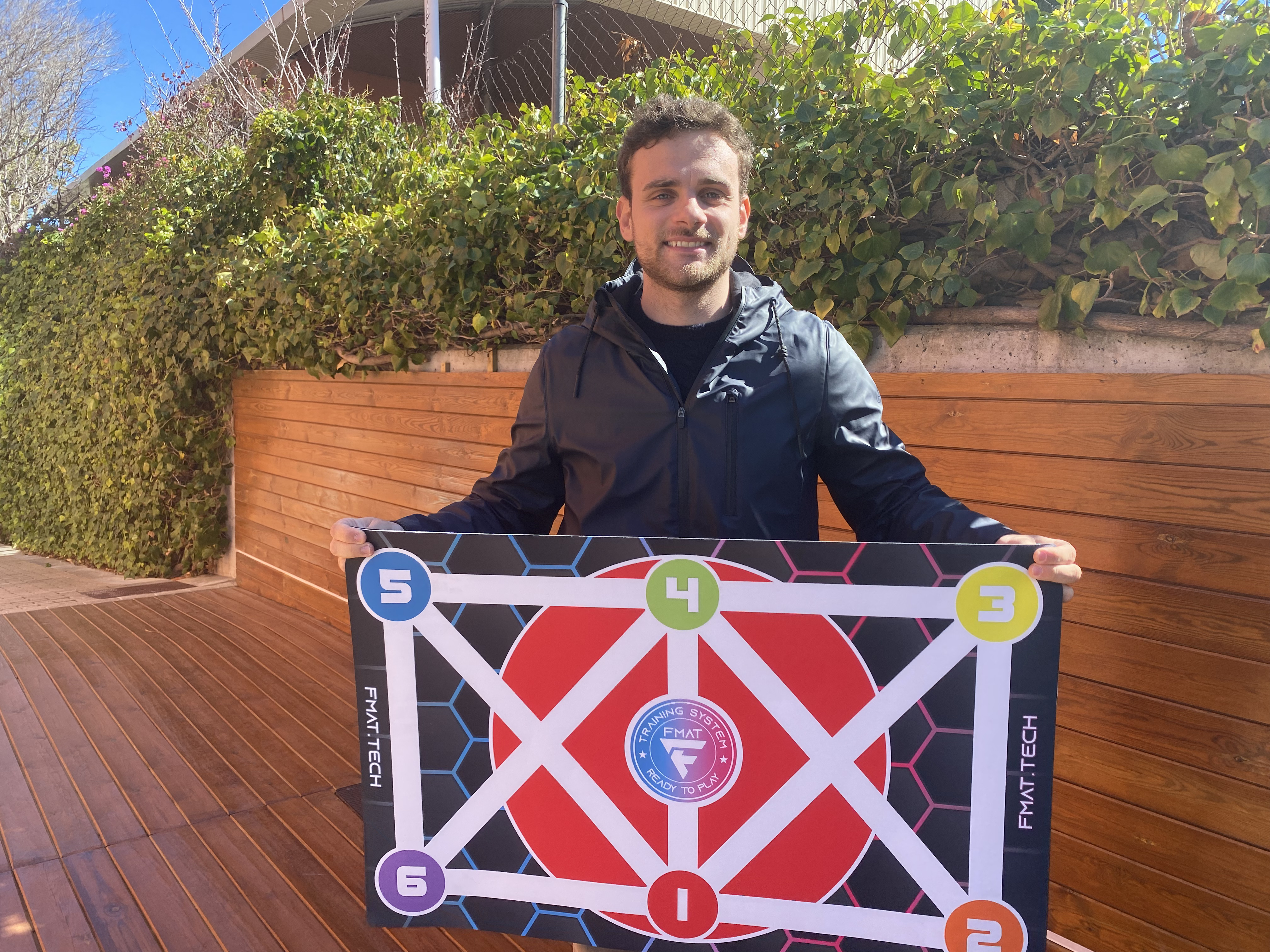 David Batalla posa amb la FMAT.