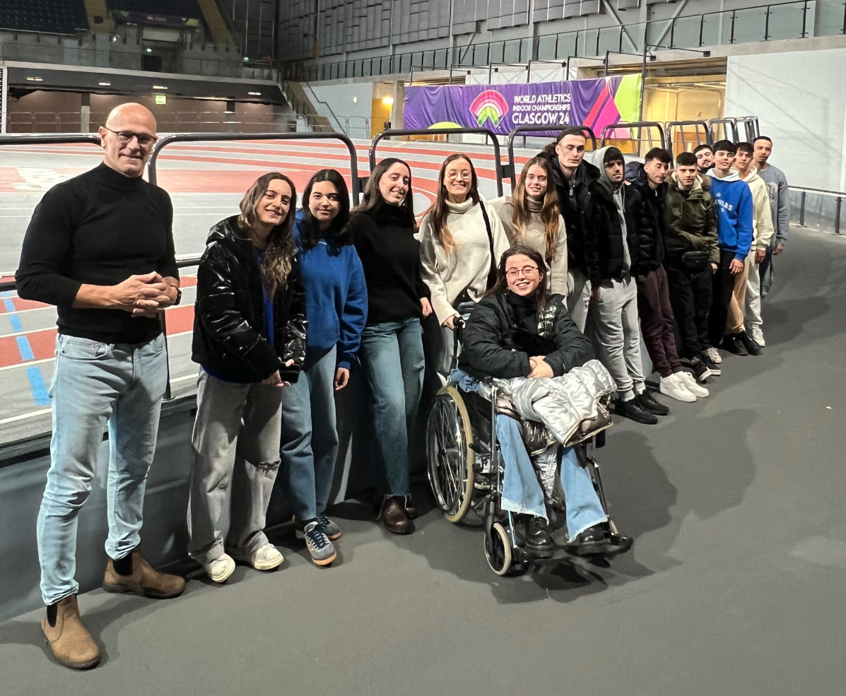 Grup visitant establiments esportius a Escòcia