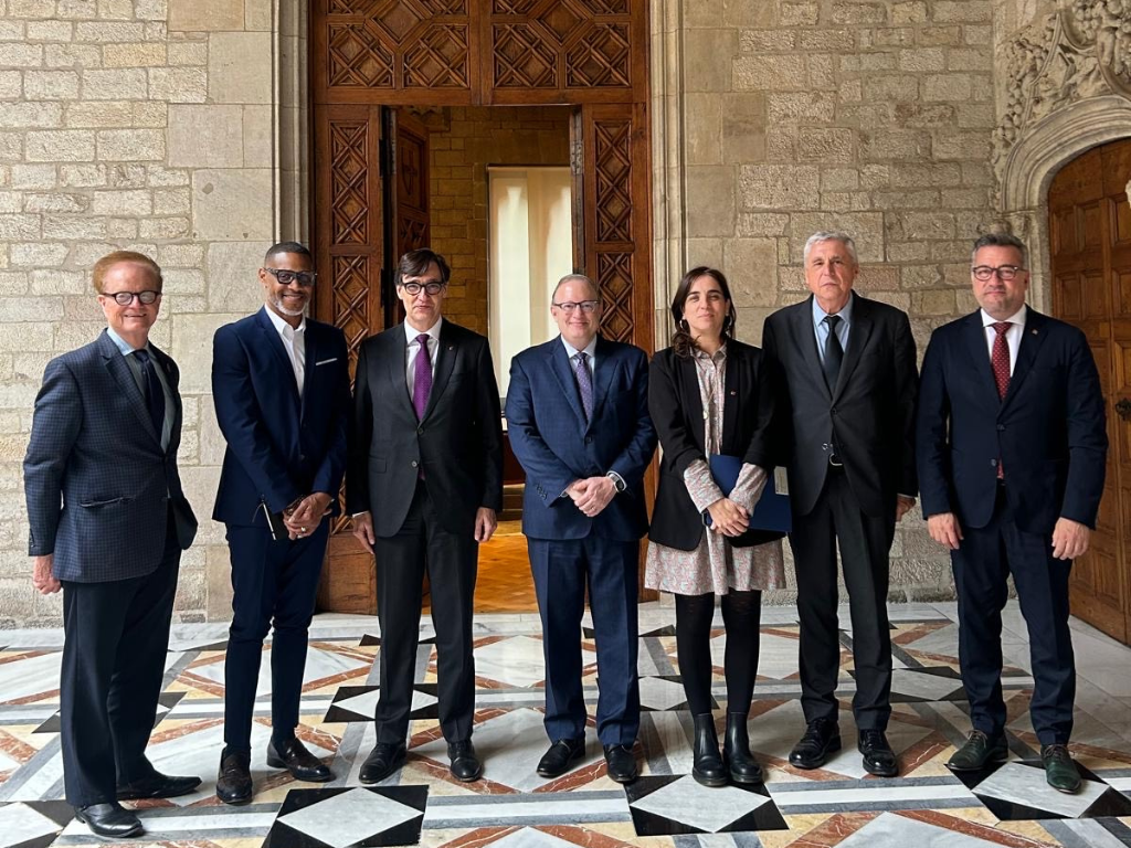 emerson-salvador illa