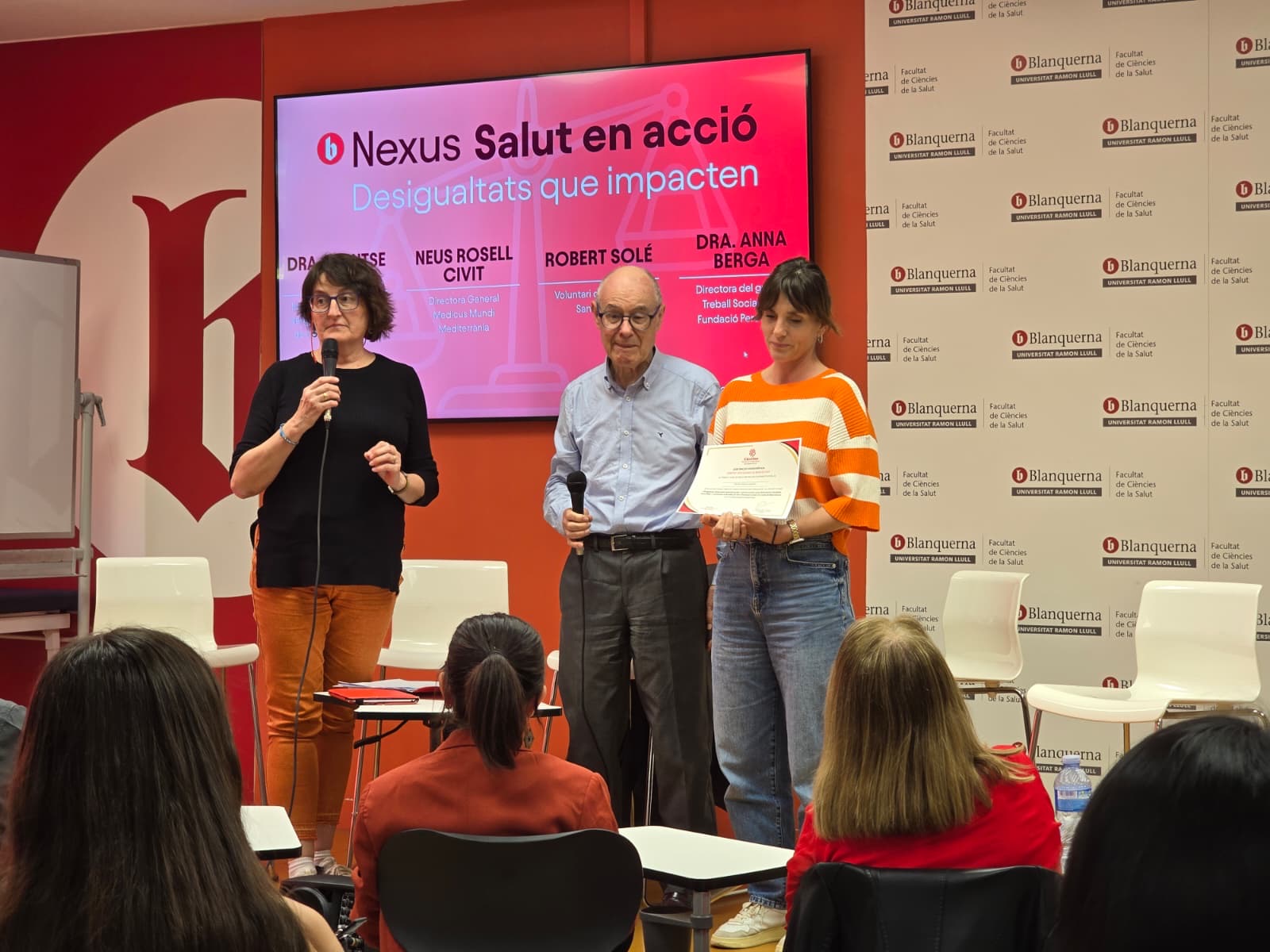 Entrega de menció honorífica