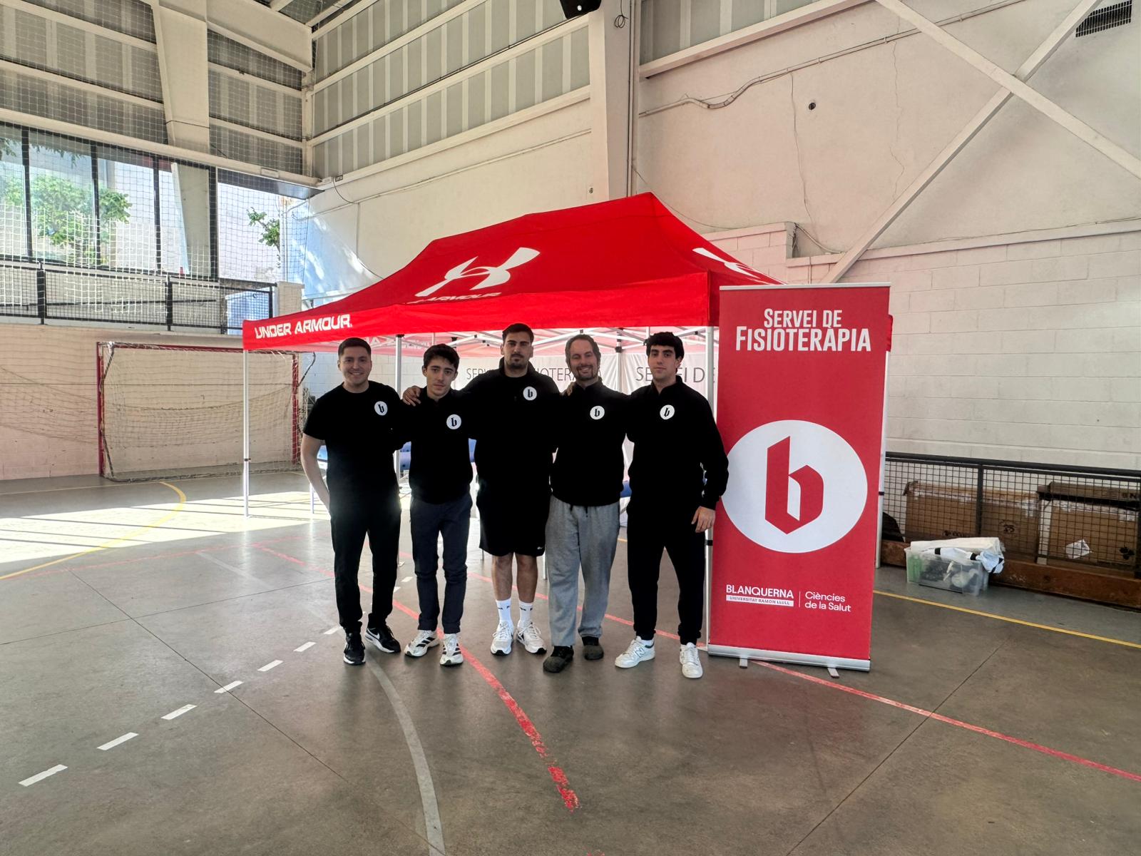 Alumnat de Fisioteràpia en la Xtrail Vallgorguina 2026.