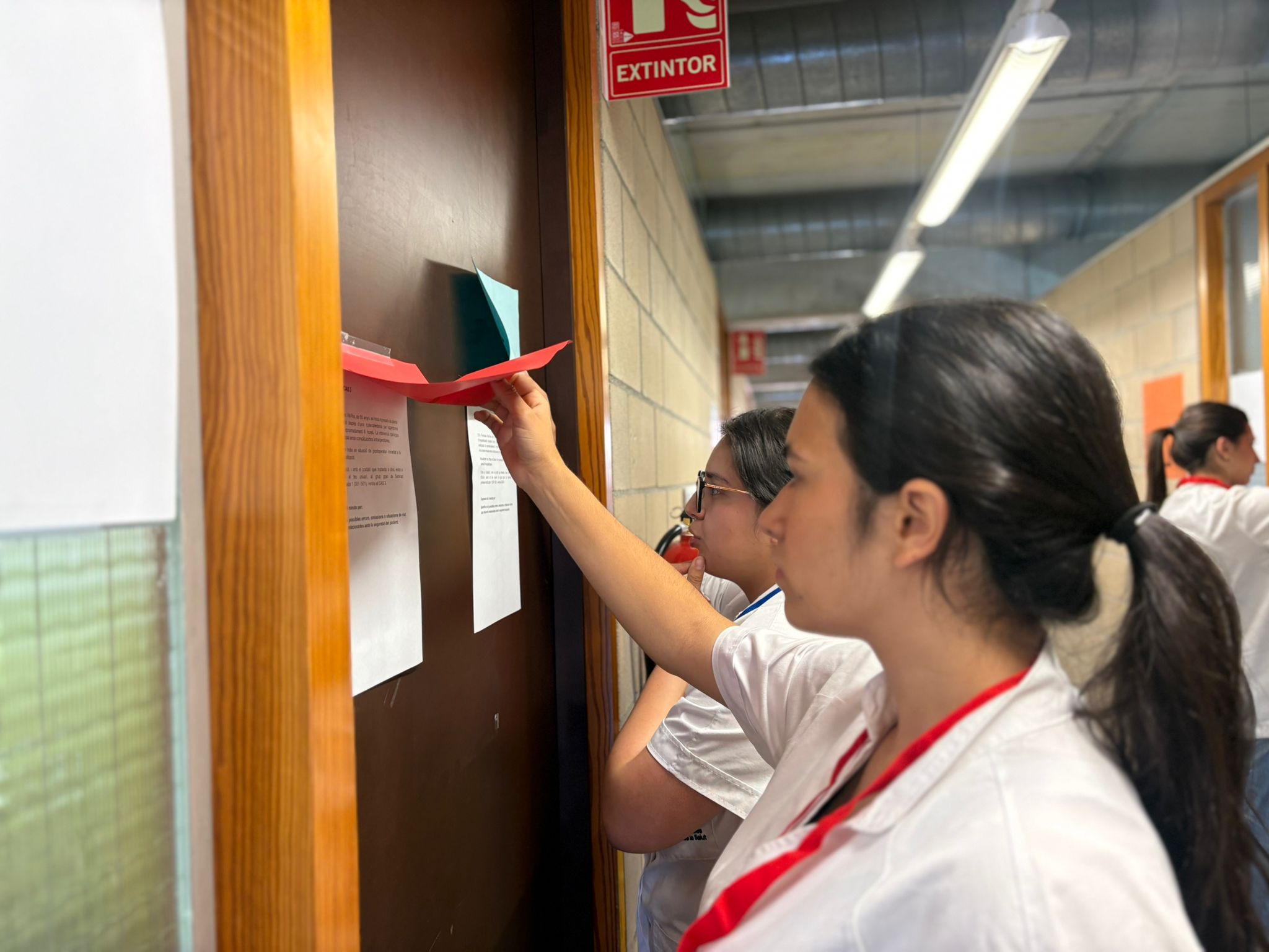 Alumnat d'Infermeria durant les proves ACOE
