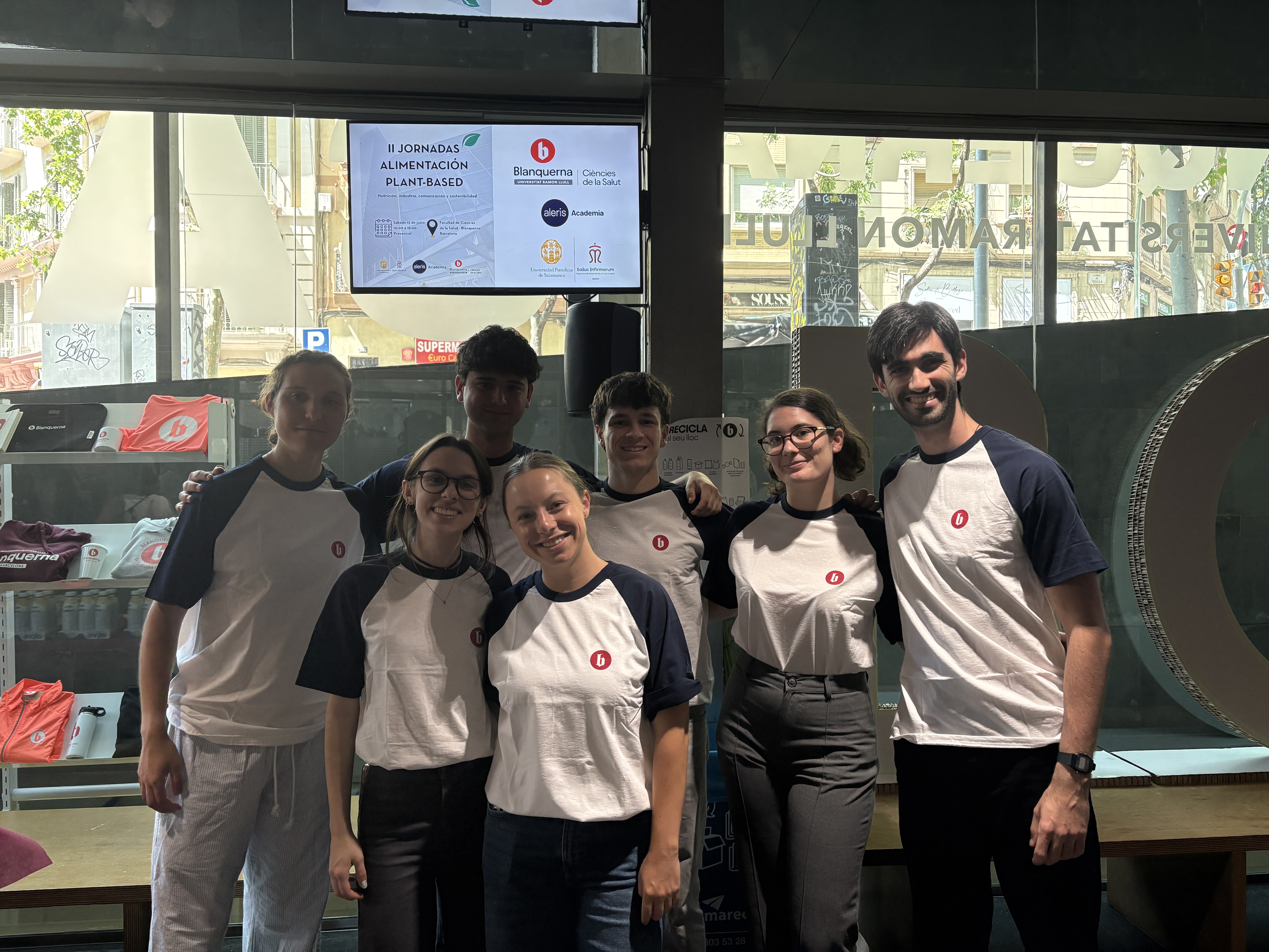 L'alumnat que ha preparat el catering