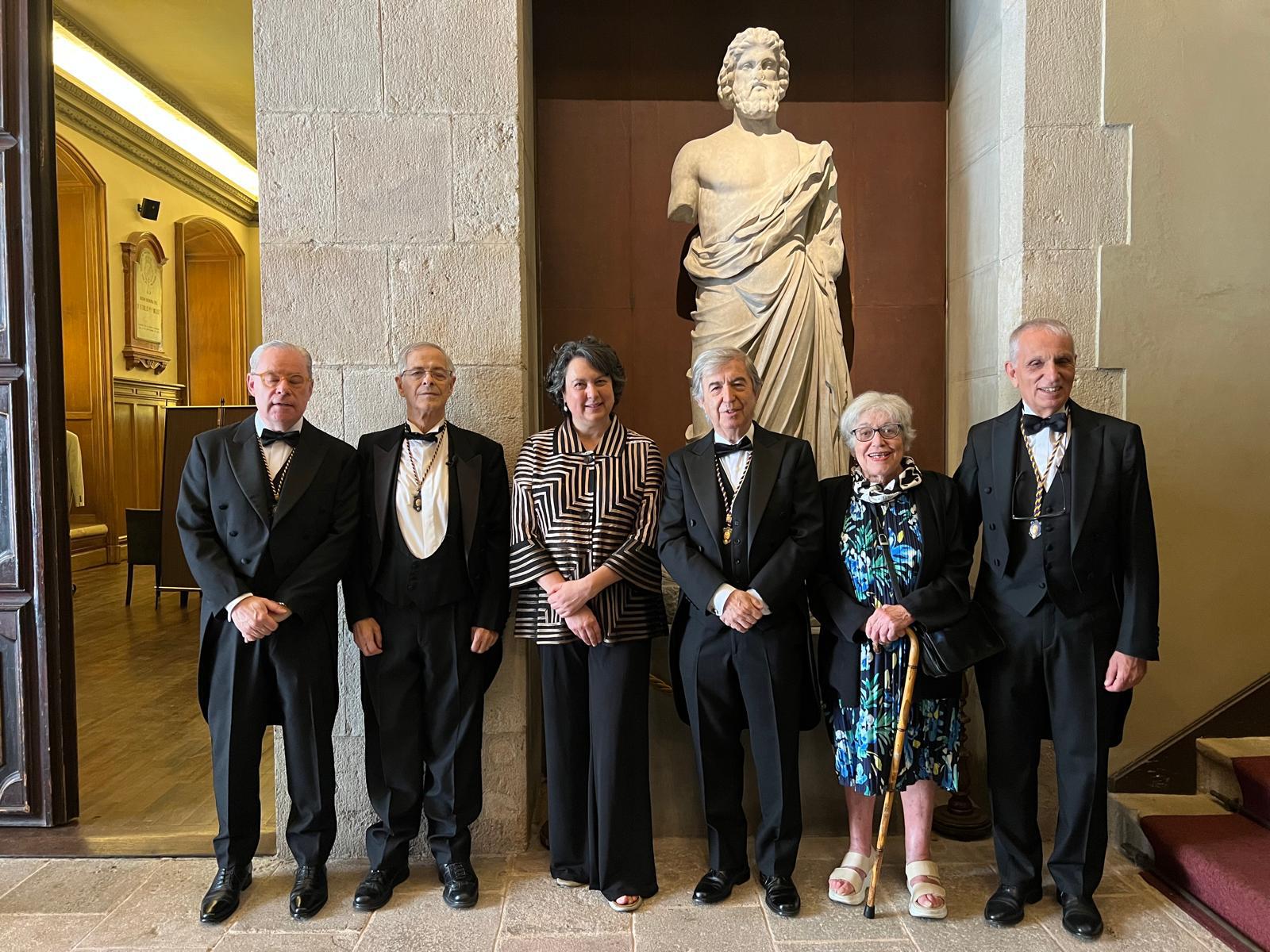 La Dra. Montserrat Esquerda durant la numerària de la Reial Acadèmia de Medicina de Catalunya