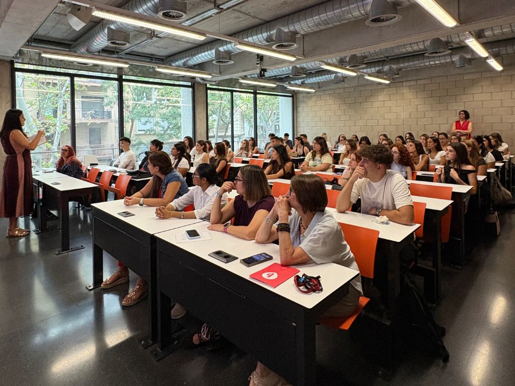 L'alumnat de primer curs durant les sessions de benvinguda