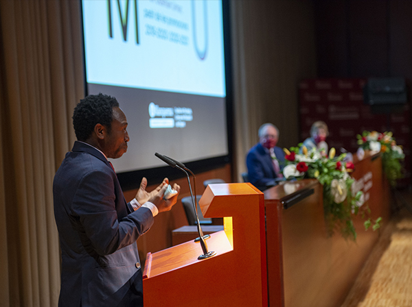 Celebrem la graduació dels estudiants de màsters universitaris de la doble promoció 2019-2020 i 2020-2021