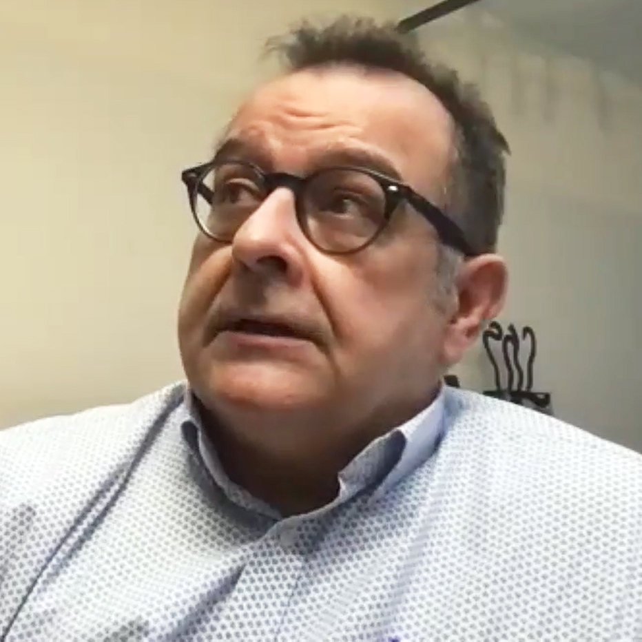 El director de El Periódico de Cataluña, Albert Sáez, explica a los alumnos de Blanquerna la transformación del diario