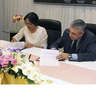 Blanquerna FCRI coorganiza un congreso en Bangkok y firma un convenio con la Universidad Chulalongkorn
