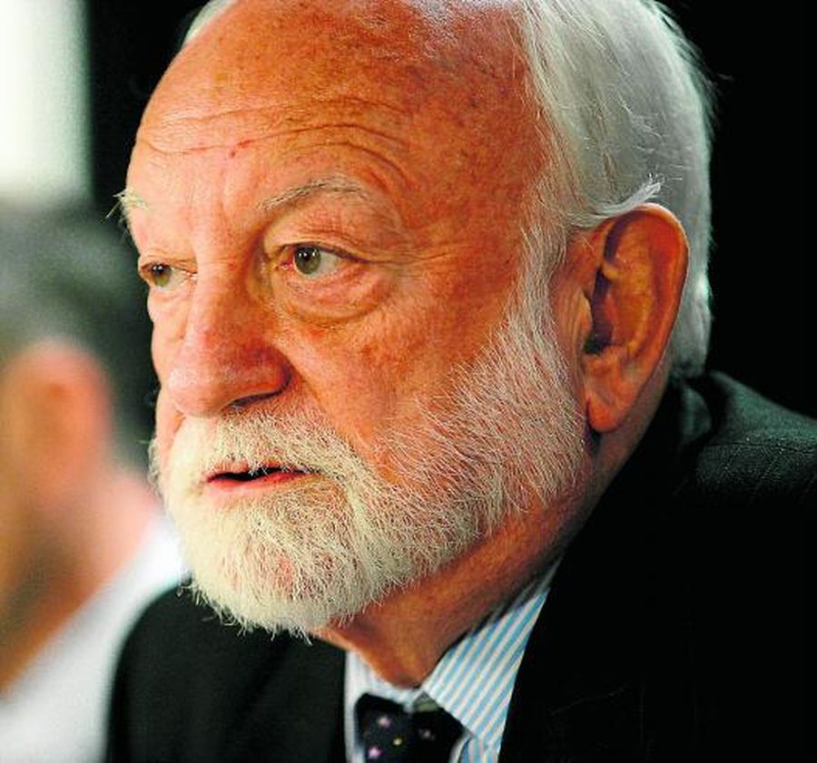 Francesc Vendrell i Vendrell, investit doctor honoris causa per la URL