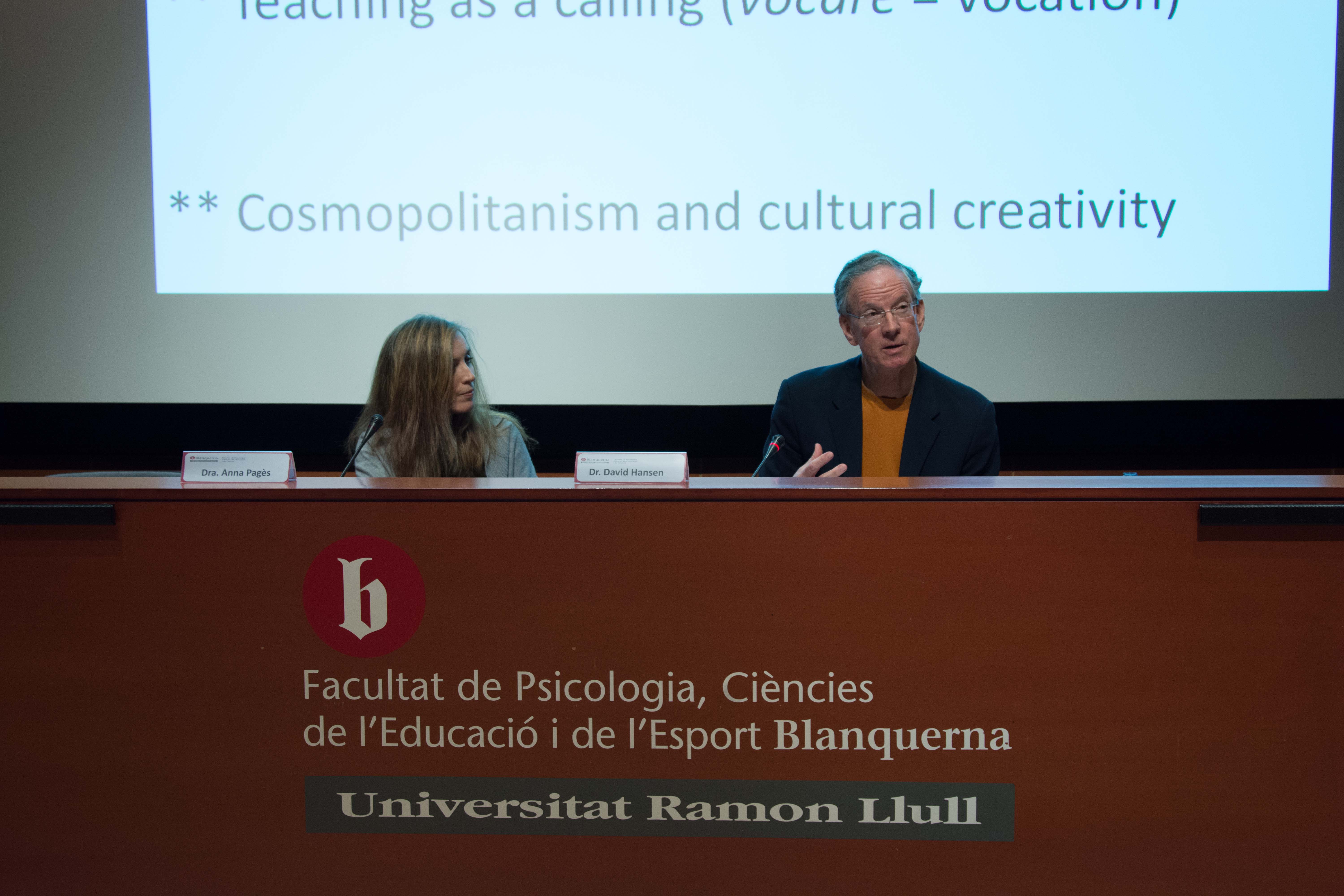 Dr. David Hansen parlant del compromís ètic del mestre