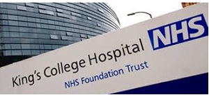 Un grupo de estudiantes y alumni de Enfermería, seleccionados para trabajar en el King's College Hospital