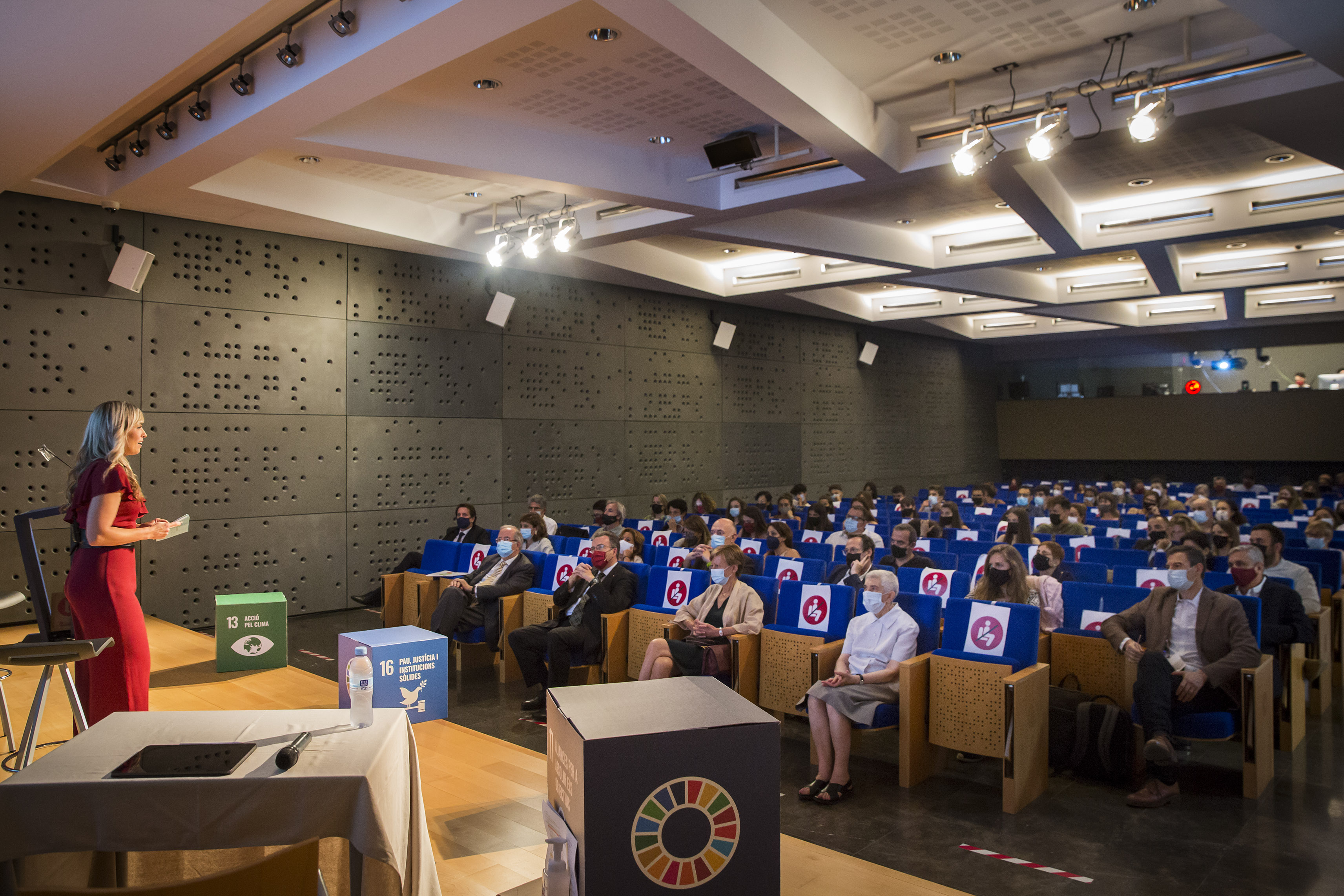 La escuela Sagrada Familia de Gavà, la escuela Andorrana de Bachillerato, el colegio Padre Damián SSCC, y la escuela Pia de Cataluña son los ganadores de la tercera edición de los Premios Blanquerna Impulsa
