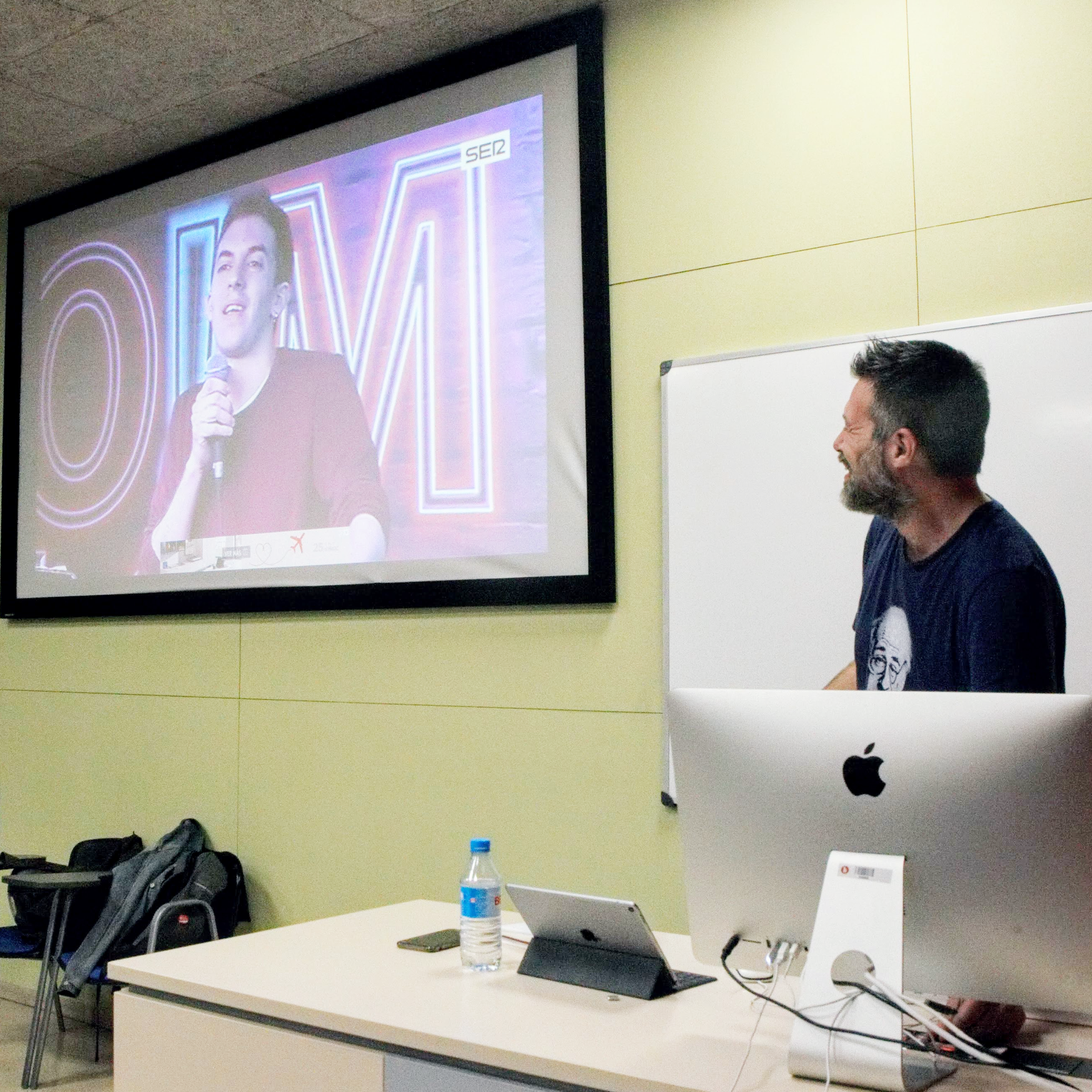 La Vida Moderna és una masterclass amb Quequé en el postgrau de Minoria Absoluta