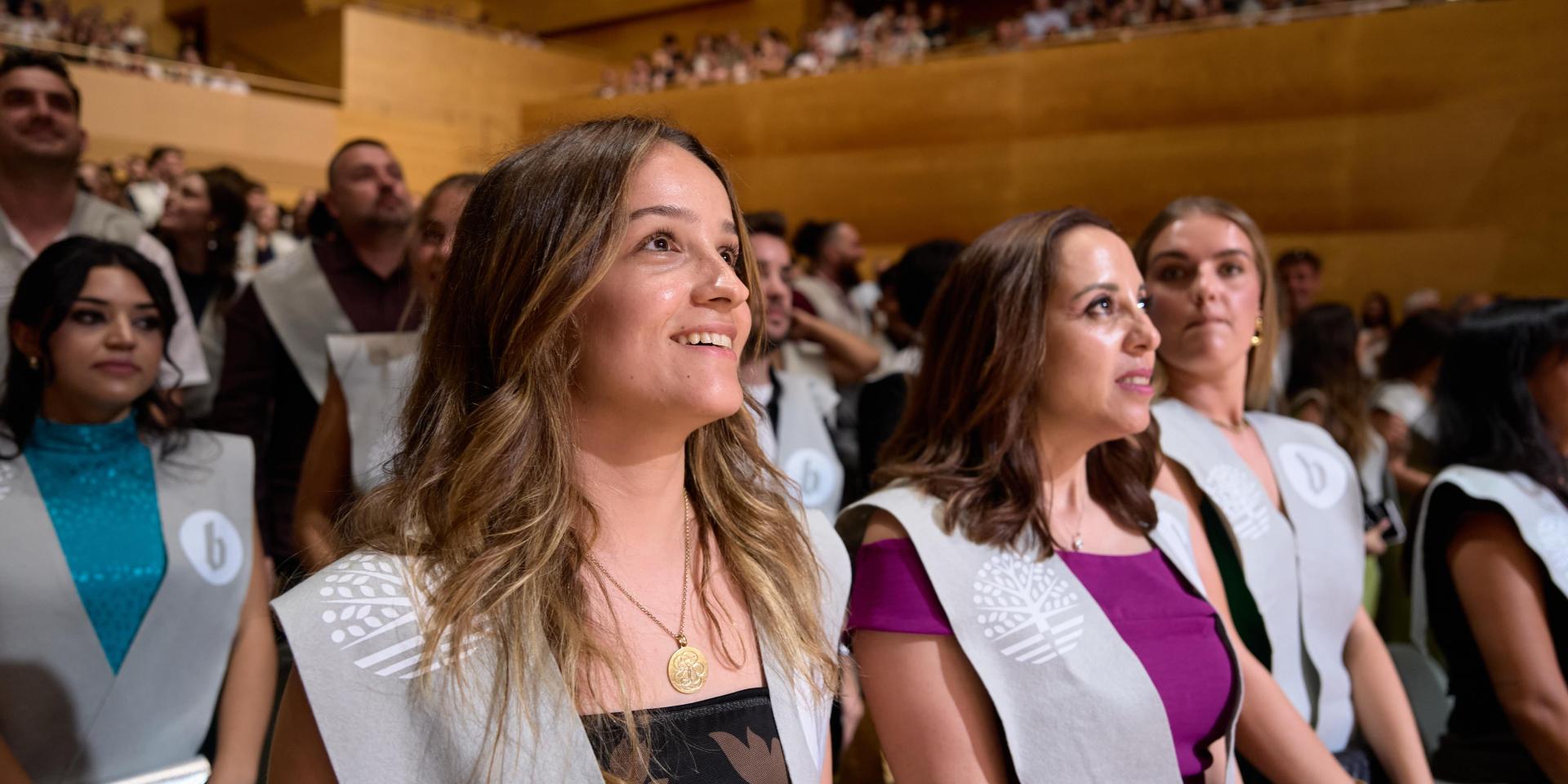 Alumnat a l'acte de graduació FCS 2025