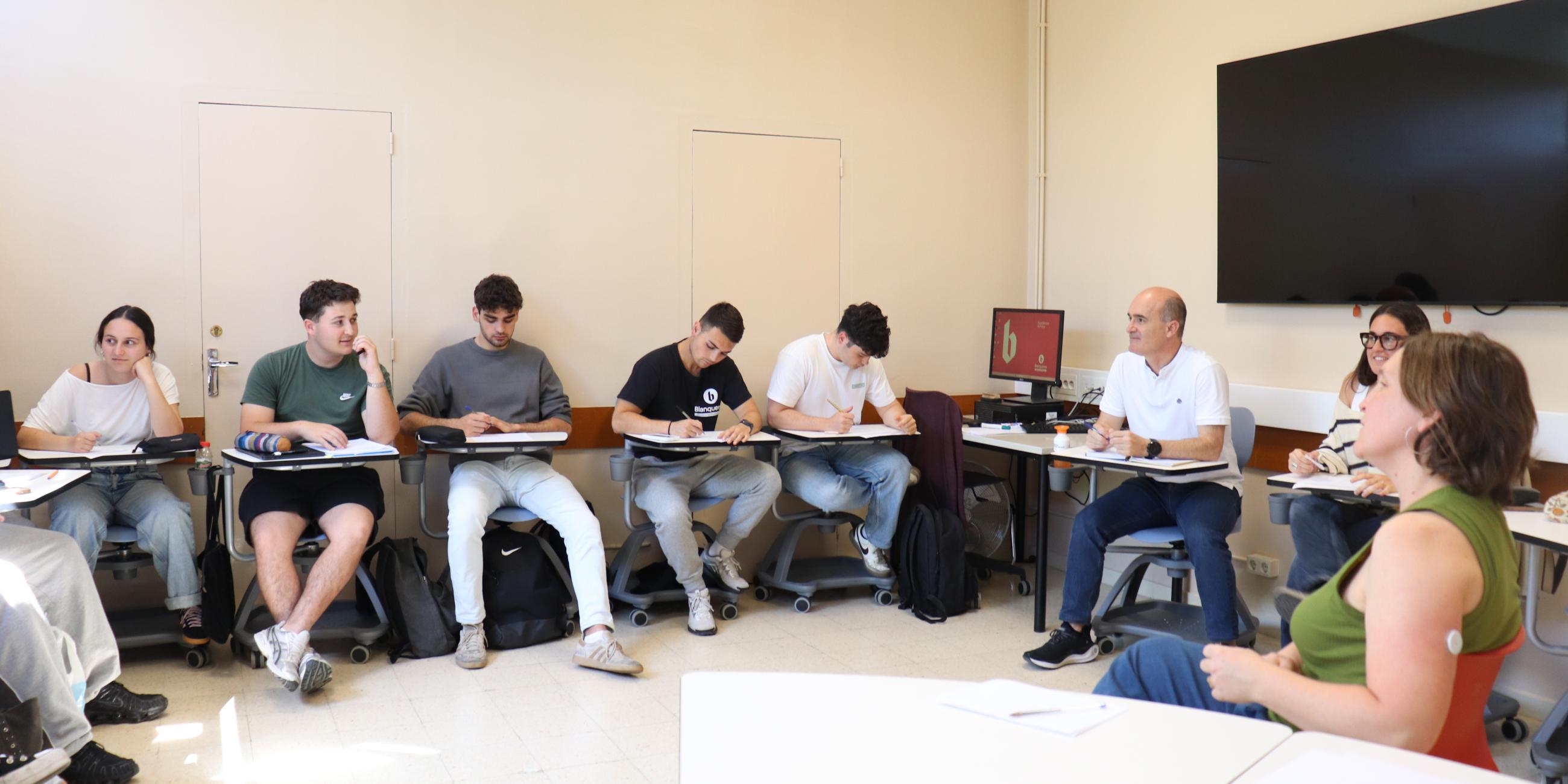 Simulació clínica centrada en la comunicació interdisciplinària.