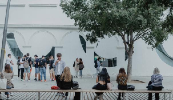 Exterior de la Facultat de Comunicació i Relacions Internacionals