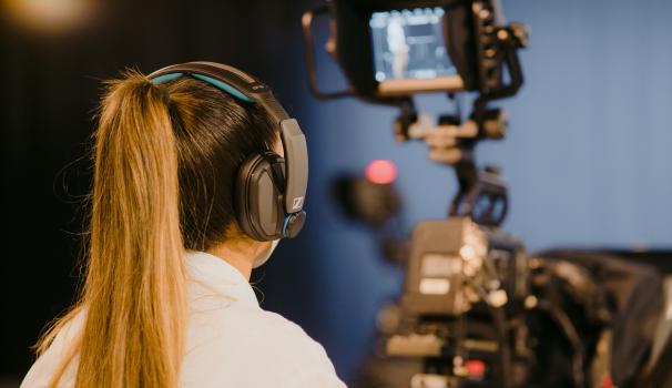 Alumna a plató de realització