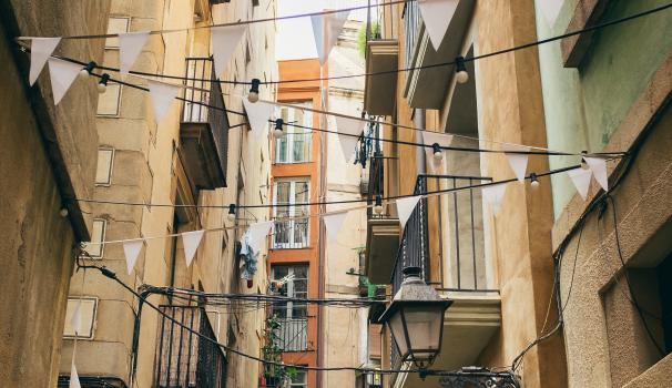 Banderoles a carreró de Ciutat vella