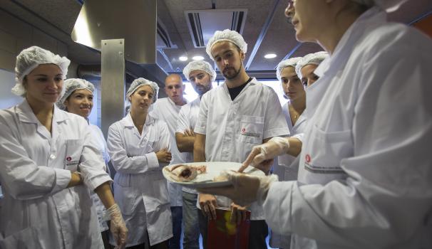 laboratori de cuina a la FCS