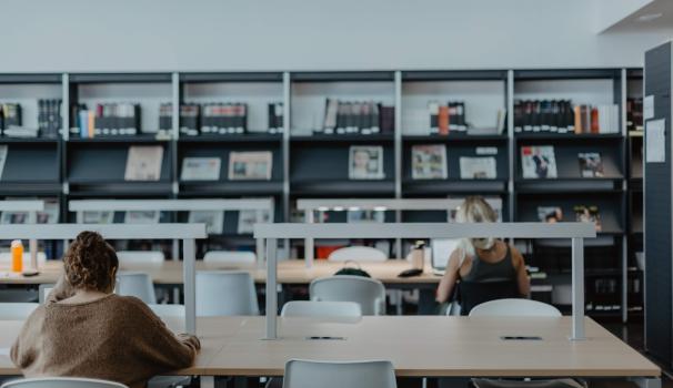 biblioteca de la FCRI