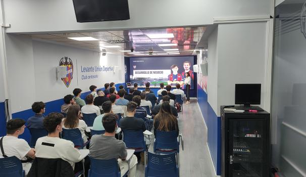 L’alumnat de Gestió Esportiva marxa de viatge a València