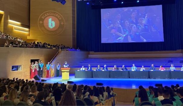 Acte de graduació 2023 de la Facultat de Ciències de la Salut Blanquerna-URL, a l'Auditori de Barcelona.