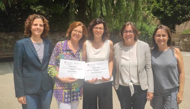 La Dra. Rosa Rifà Ros, amb el premi de Publicacions en Perspectiva de Gènere de la Càtedra d'Infermeria UB-COIB