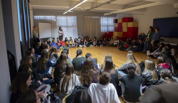 Escola Lurdes visita la Facultat