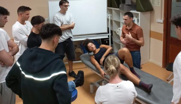 Sessió de Fisioteràpia amb pacient real
