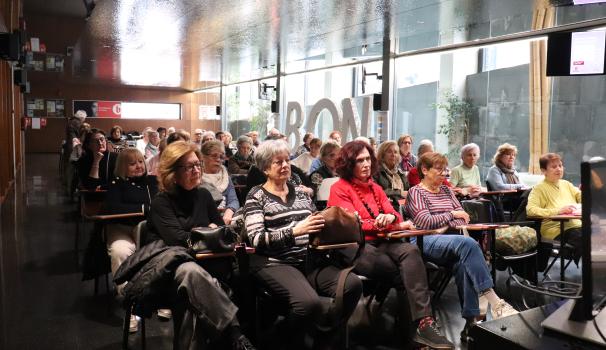 Public assistent a la jornada de la Universitat per a la gent gran