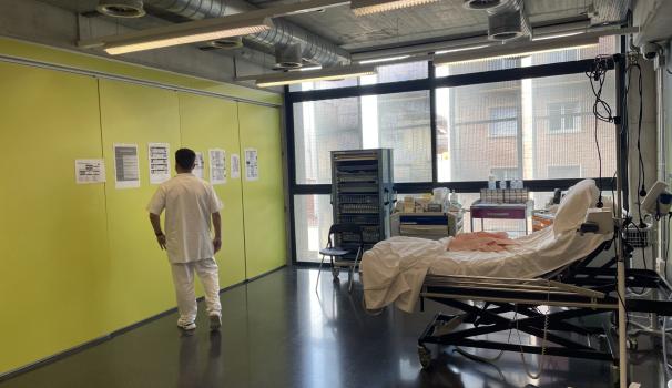 fotografia de l'aula hospital abans de simulacio de critics