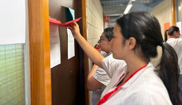 Alumnat d'Infermeria durant les proves ACOE