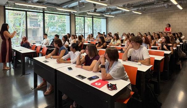 L'alumnat de primer curs durant les sessions de benvinguda