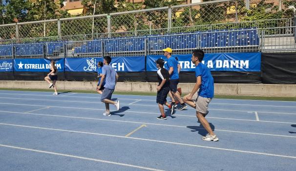 Joves amb discapacitat intel·lectual practicant esport