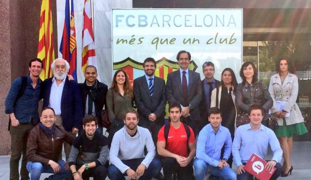 Alumni de la Facultat són rebuts per la Fundació del Barça