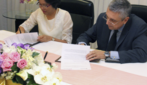 Blanquerna FCRI coorganitza un congrés a Bangkok i signa un acord amb la Universitat Chulalongkorn