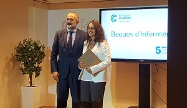 Una estudiant d'Infermeria rep una beca de la Fundació Corachan en reconeixement de l'excel·lència acadèmica
