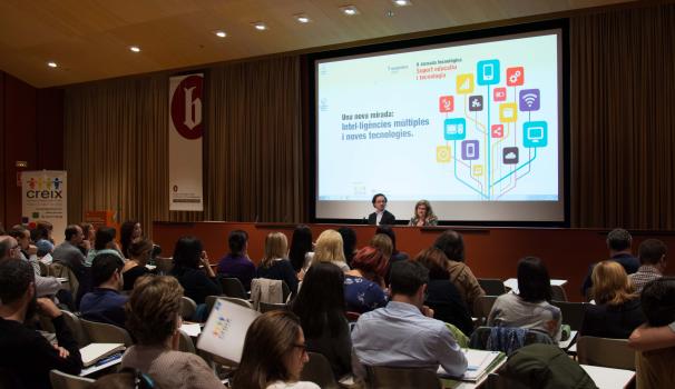 II Jornada Tecnológica – Una nueva mirada: inteligencias múltiples y nuevas tecnologías, impulsada por el centro CREIX, celebrada en la Facultad.