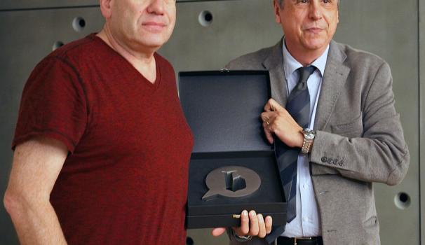 David Simon recibe el Premio Extraordinario Blanquerna
