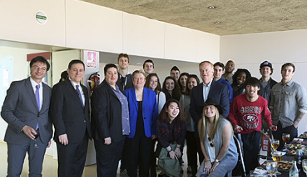 In addition, the American students plan to attend the match of European Basketball League between Barcelona and CSK Moscow, the soccer match between FC Barcelona and Getafe at Camp Nou, and work on a project to promote the Motorcycle Museum in Barcelona . For five years, Blanquerna and Emerson College have jointly organized the «Working ConferenceGlobal PR: Sports Communication Management», through which students and teachers from Boston and our Master in Strategic Management in Global Communication have b