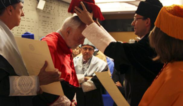 Diplomatic Francesc Vendrell investit doctor Honoris Causa