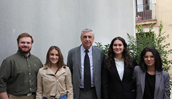 La nova junta d’UNYA es presenta al Degà de la Facultat