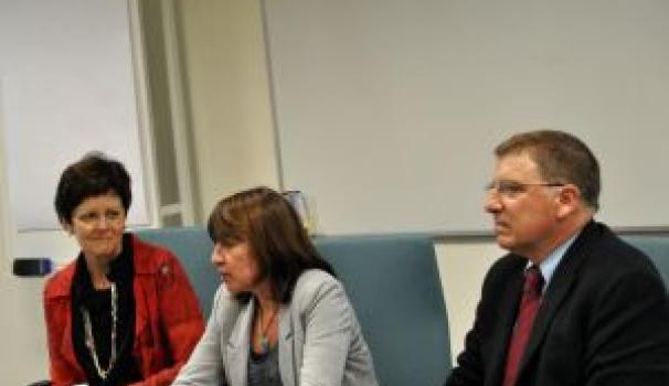 Blanquerna i IQS presenten el nou grau en Farmàcia al Col·legi de Farmacèutics de Barcelona