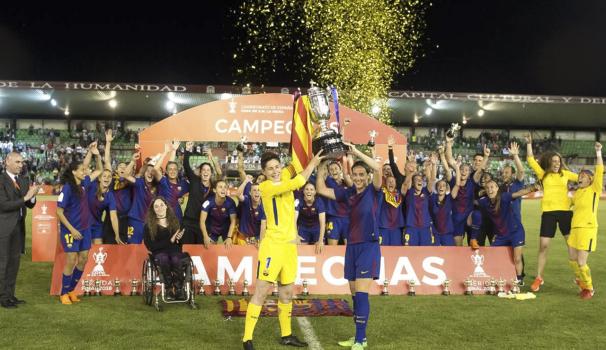 Estudiantes de Blanquerna-URL ganan la Copa de la Reina con el FC Barcelona femenino
