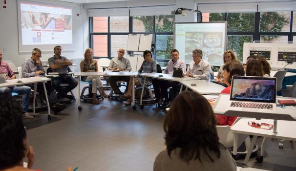 Encuentro de directores de escuela con directivos de la Facultad
